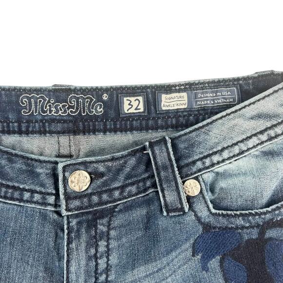 Miss Me Jeans Womens 32 Ankle Skinny Cropped Distressed Floral Embroidered Denim - Picture 2 of 8